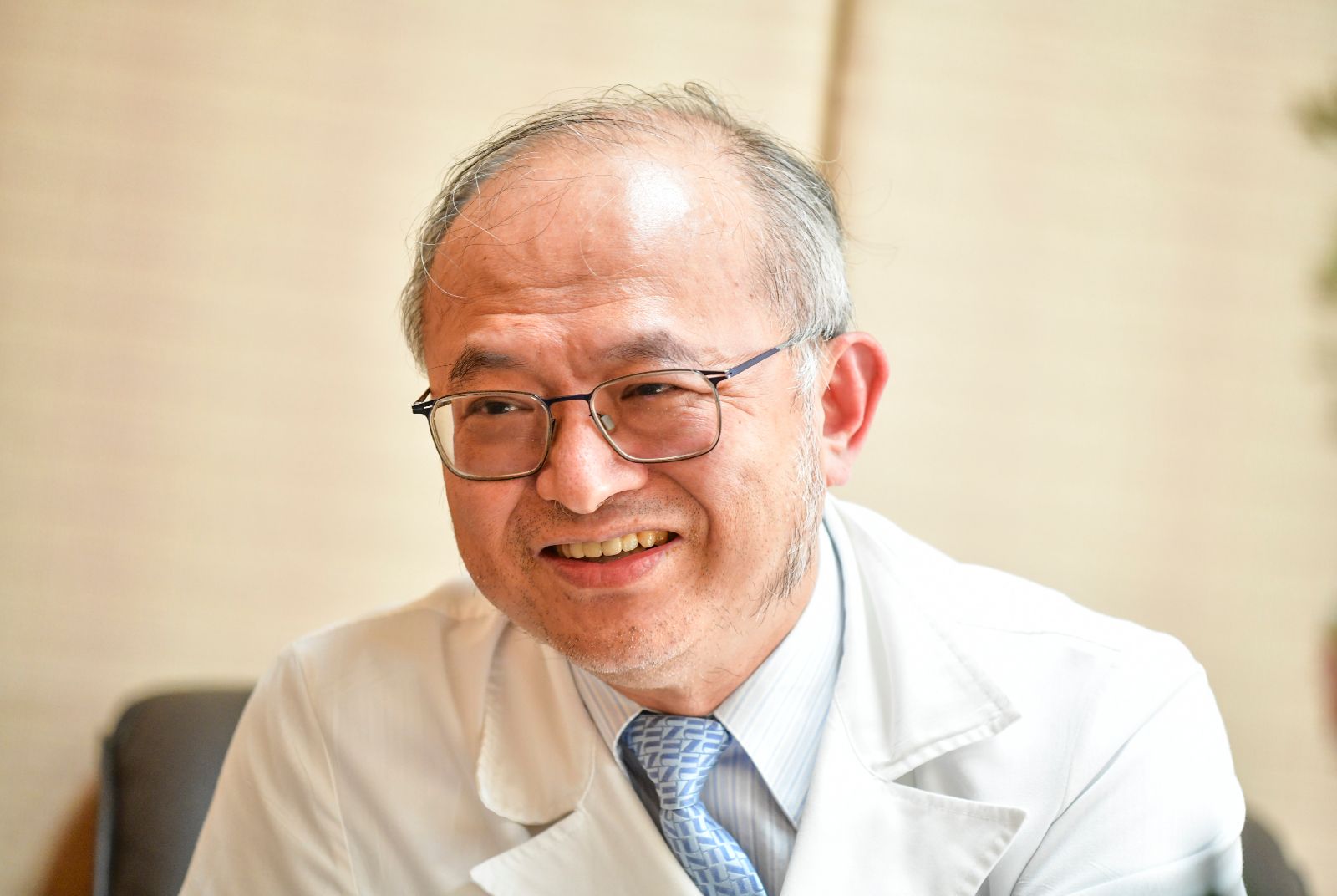 台大醫院院長吳明賢是胃病專家，也積極研究智慧醫療的發展。圖片來源：天下雜誌 劉國泰攝