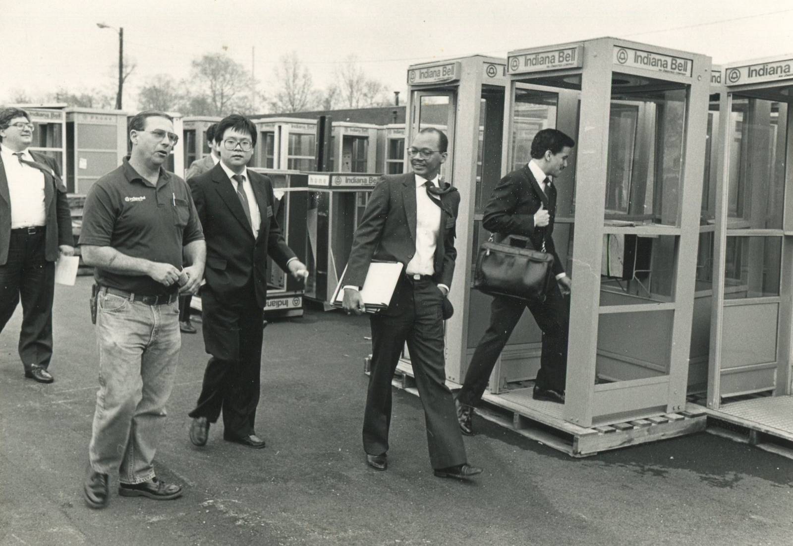 1990年-報廢電話亭-華生-電話亭-貝爾-美國-林一平-ChatGPT-公用電話-智慧城市-上海