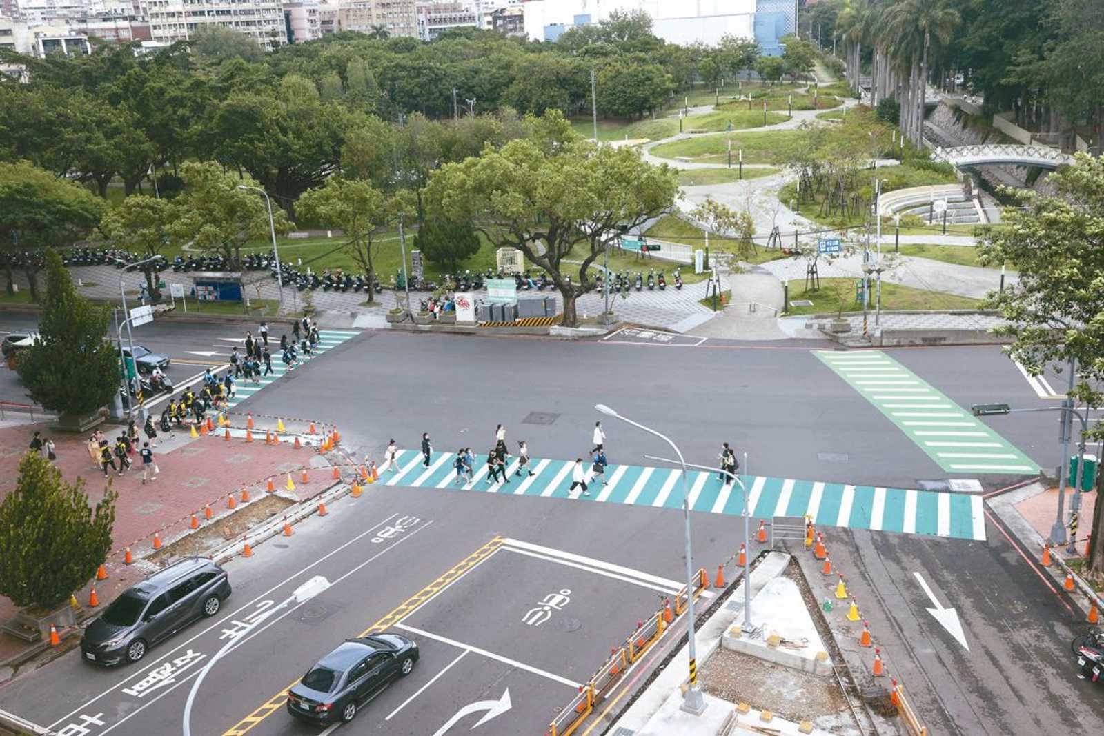 行人專用時相-台中公車事故-豐原客運-母子雙亡-伊拉克-季韋亞-行人地獄-交通安全-道路設計-城市規劃