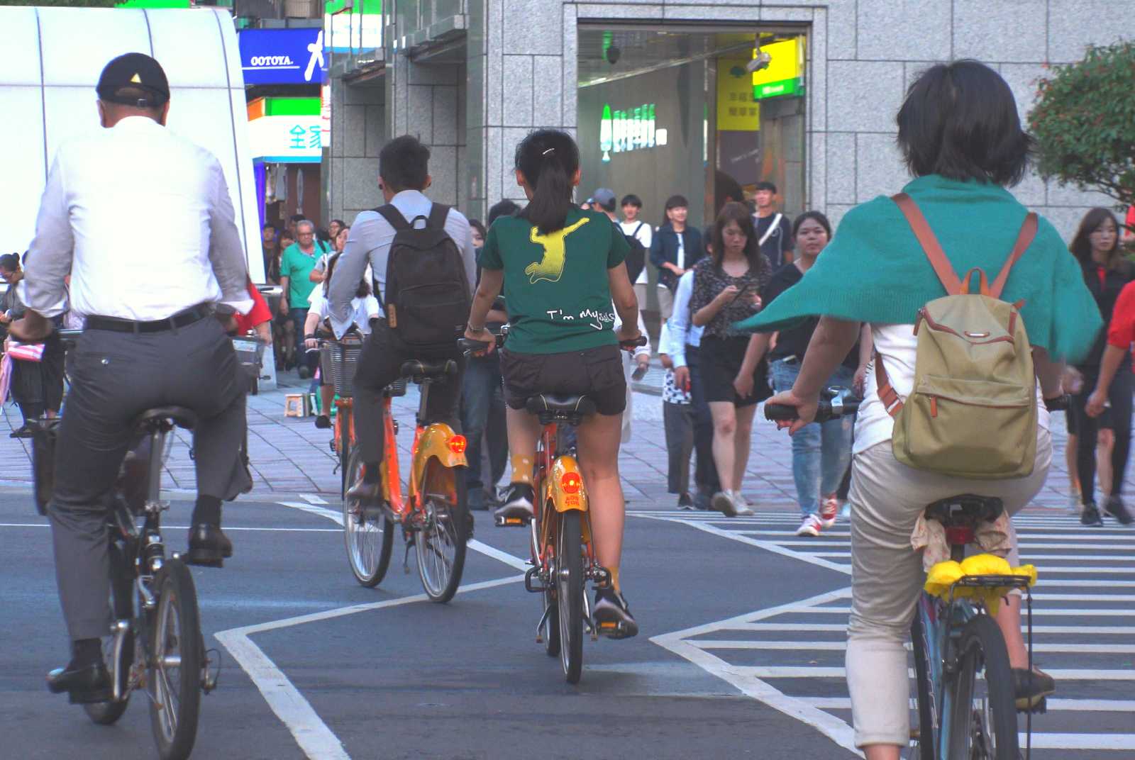 人本交通-Youbike-共享自行車-環保-台北-交通安全-行人-自行車城