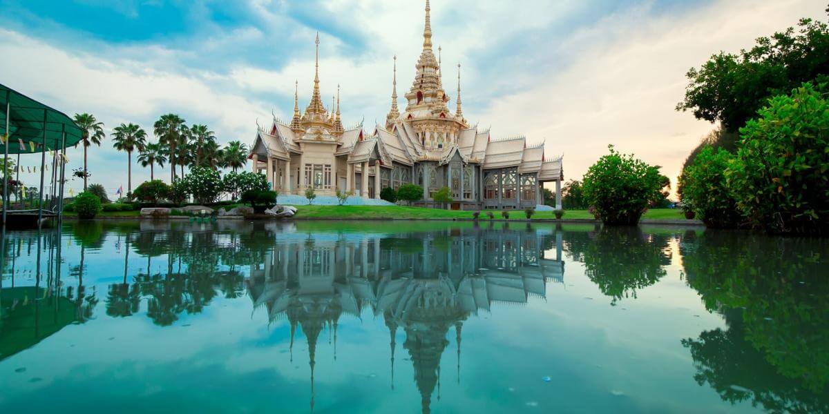 is it safe to travel to thailand 2023