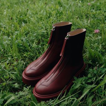 Shoppen Sie die elegantesten und schicksten Marken des Augenblicks bei Mytheresa