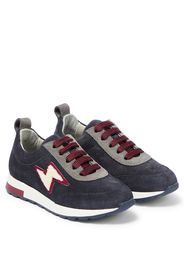 Verzierte Sneakers aus Veloursleder