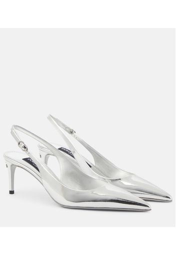 Slingback-Pumps aus Metallic-Leder