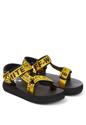 Sandalen aus Jacquard