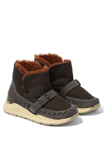 Stiefel aus Veloursleder mit Shearling