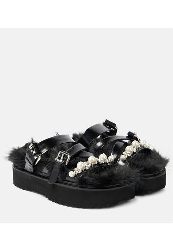 Verzierte Plateausandalen aus Leder mit Faux Fur