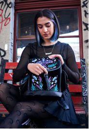 Restyle - Enchanted Forest Magical With Moth Black - Rucksack - Schwarz - Onesize - 100% Polyester,Samt