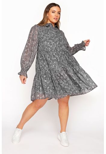 Große größen limited collection gestuftes hemdkleid mit folien schlangen print, grau 44