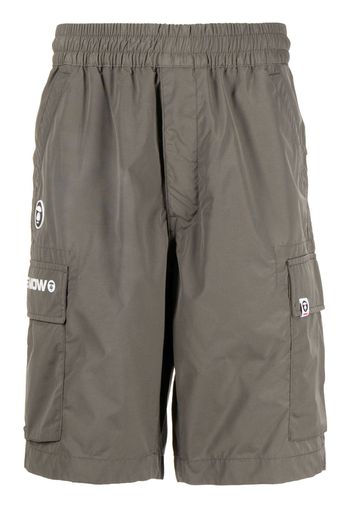 AAPE BY *A BATHING APE® logo-appliqué cargo shorts - Grün