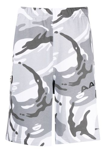 AAPE BY *A BATHING APE® logo-appliqué camouflage-print shorts - Weiß