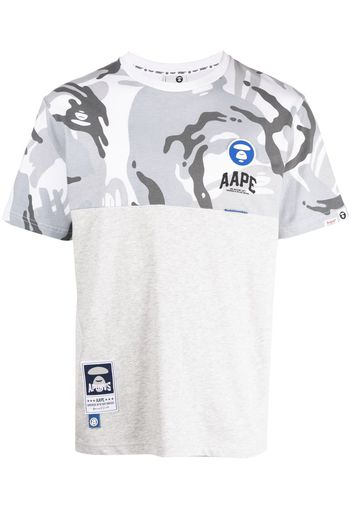 AAPE BY *A BATHING APE® camouflage-print panelled T-Shirt - Grau
