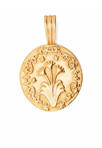 ALEXA DE LA CRUZ 22kt yellow gold floral-engraved pendant