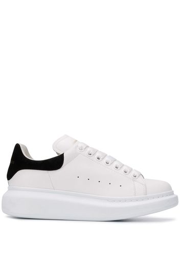 Alexander McQueen Sneakers mit Oversized-Sohle - Weiß