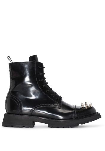 Alexander McQueen studded combat boots - Schwarz