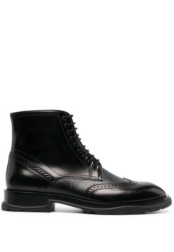 Alexander McQueen textured lace-up boots - Schwarz