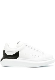 Alexander McQueen Sneakers mit Kontrasteinsätzen - Weiß