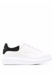 Alexander McQueen Oversized Sneakers mit Nieten - Weiß