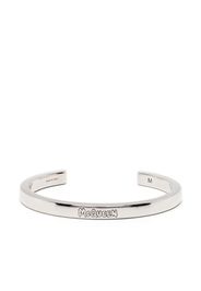 Alexander McQueen engraved-logo cuff bracelet - Silber