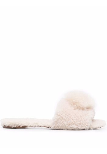 Aquazzura Flache Foxy Pantoletten mit Pompon - Nude