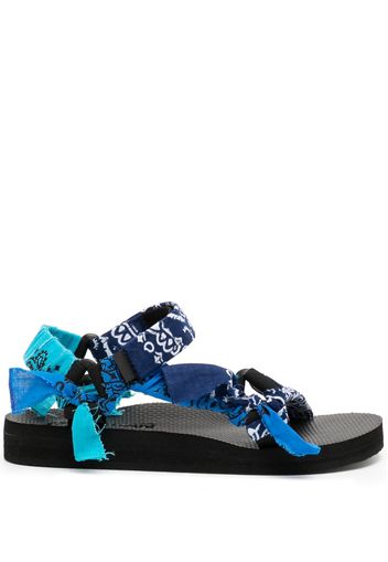 Arizona Love Trekky bandana-print sandals - Blau