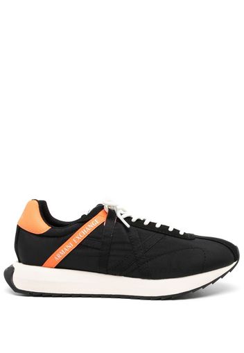 Armani Exchange side logo-print detail sneakers - Schwarz