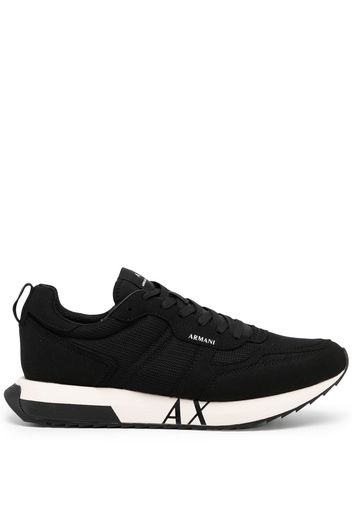 Armani Exchange logo-print detail low-top sneakers - Schwarz