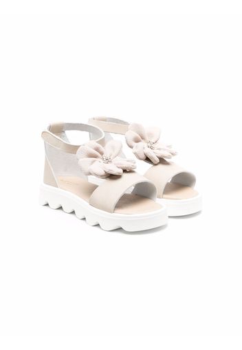 BabyWalker flower-applique detail sandals - Nude