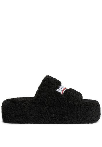 Balenciaga Political Campaign shearling slides - Schwarz