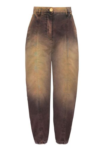 Balmain Tapered-Jeans mit Batik-Print - Braun