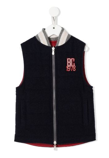 Brunello Cucinelli Kids chest logo-patch padded gilet - Blau