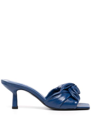 BY FAR Lana patent leather mules - Blau