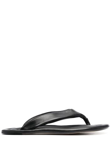 BY FAR Dasha leather flip flops - Schwarz