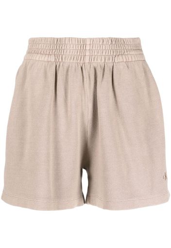 Calvin Klein Jeans logo-embroidered waffle shorts - Nude