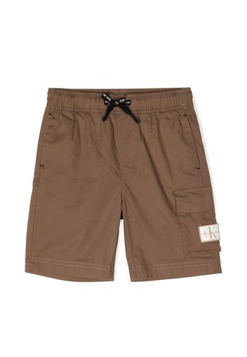 Calvin Klein Kids logo-patch detail cargo shorts - Braun