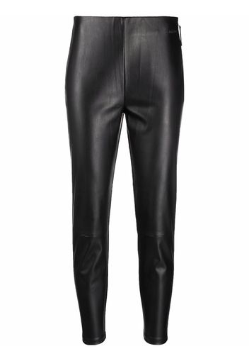 Calvin Klein Cropped-Leggings aus Faux-Leder - Schwarz