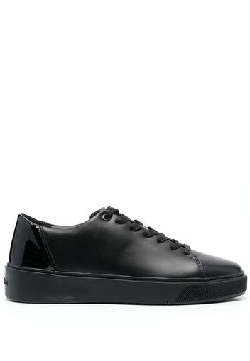 Calvin Klein patent low-top sneakers - Schwarz