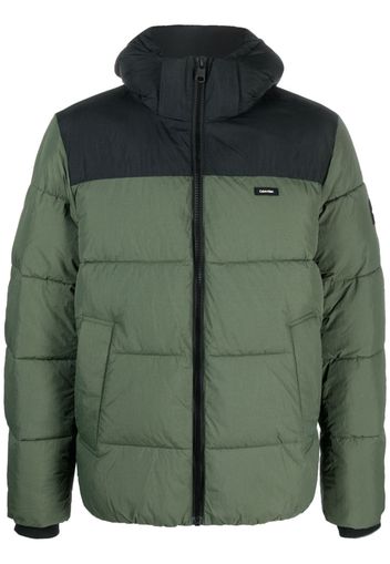 Calvin Klein logo-patch padded jacket - Grün