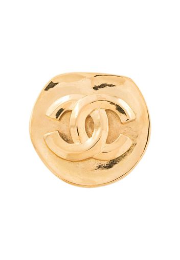 Chanel Pre-Owned Brosche mit CC-Logo - Gold