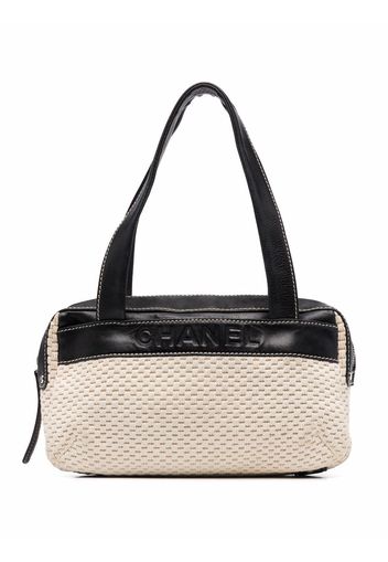 Chanel Pre-Owned 2004-2005 knitted debossed-logo shoulder bag - Schwarz