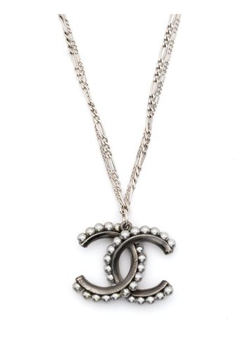 Chanel Pre-Owned 2000s perlenverzierte Halskette mit CC - Silber