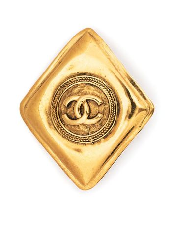 CHANEL Pre-Owned CC logo-embossed rhombus brooch - Gold