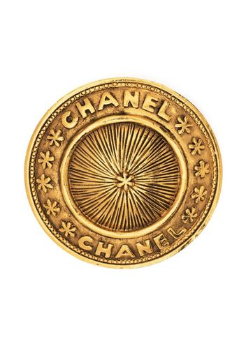 CHANEL Pre-Owned logo-lettering star motif brooch - Gold