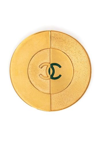 CHANEL Pre-Owned CC round brooch - Gold