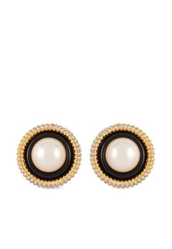 CHANEL Pre-Owned 1960s pearl-embellished clip-on earrings - Gold