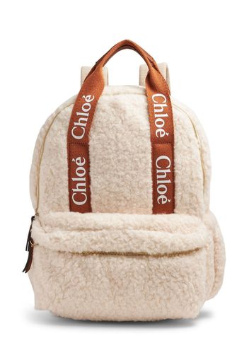 Chloé Kids faux-shearling logo-print backpack - Nude