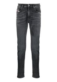 Diesel Slim-Fit-Jeans mit Logo-Patch - Grau