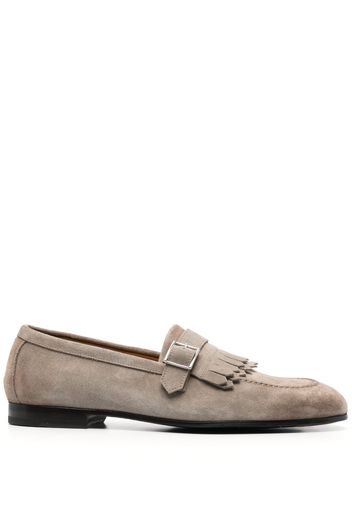 Doucal's fringe-detail suede loafers - Nude