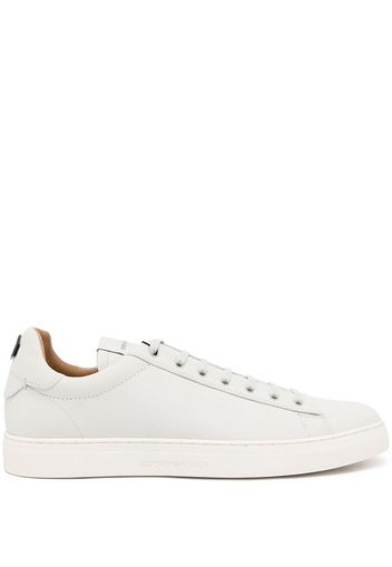 Emporio Armani Klassische Sneakers - Weiß