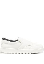 Emporio Armani embossed-logo slip-on sneakers - Weiß